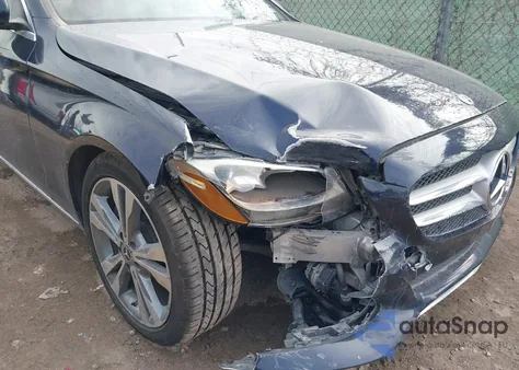 2018 Mercedes-Benz C 300 из США, поврежденный, VIN 55SWF4JB8JU264455